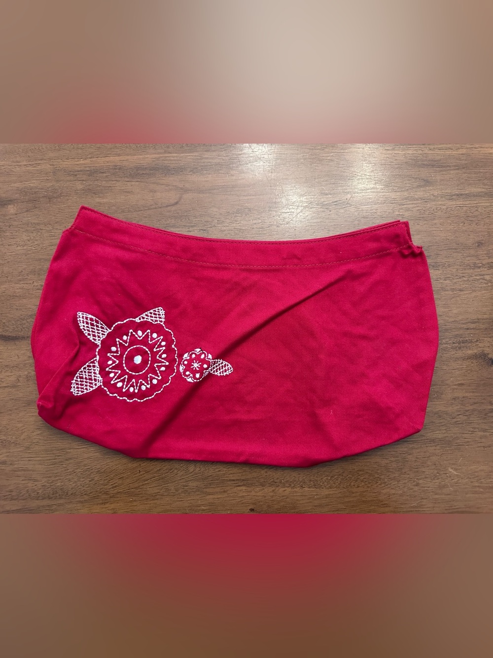 thirty-one Red Purse Skirt with White Embroidered Detail